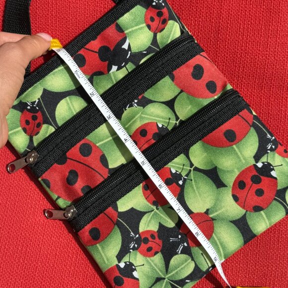 Ladybug Purse – Crossbody 3-Zip Design – New Without Tags - Picture 5 of 9